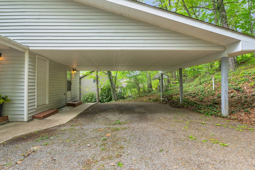 415527 Hayesville Residential