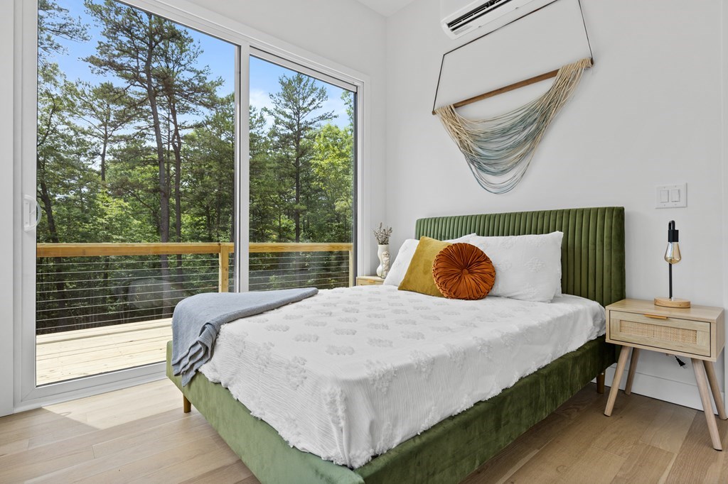 415537 Young Harris Residential