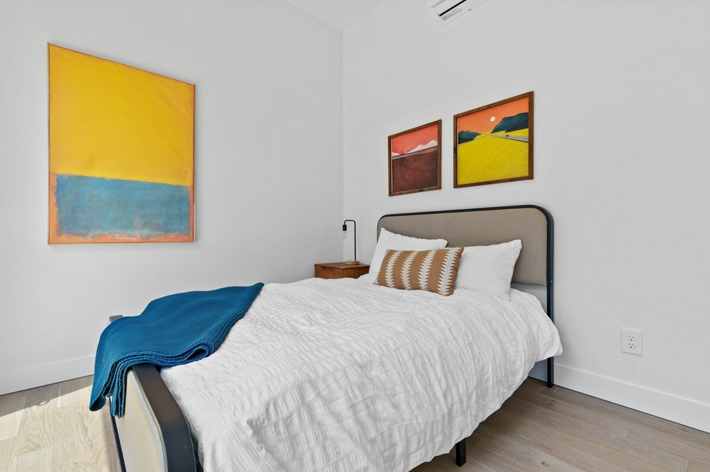 415537 Young Harris Residential