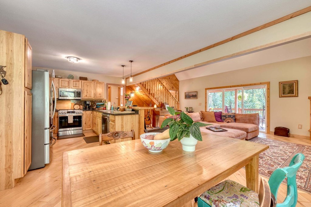 415549 Hayesville Residential