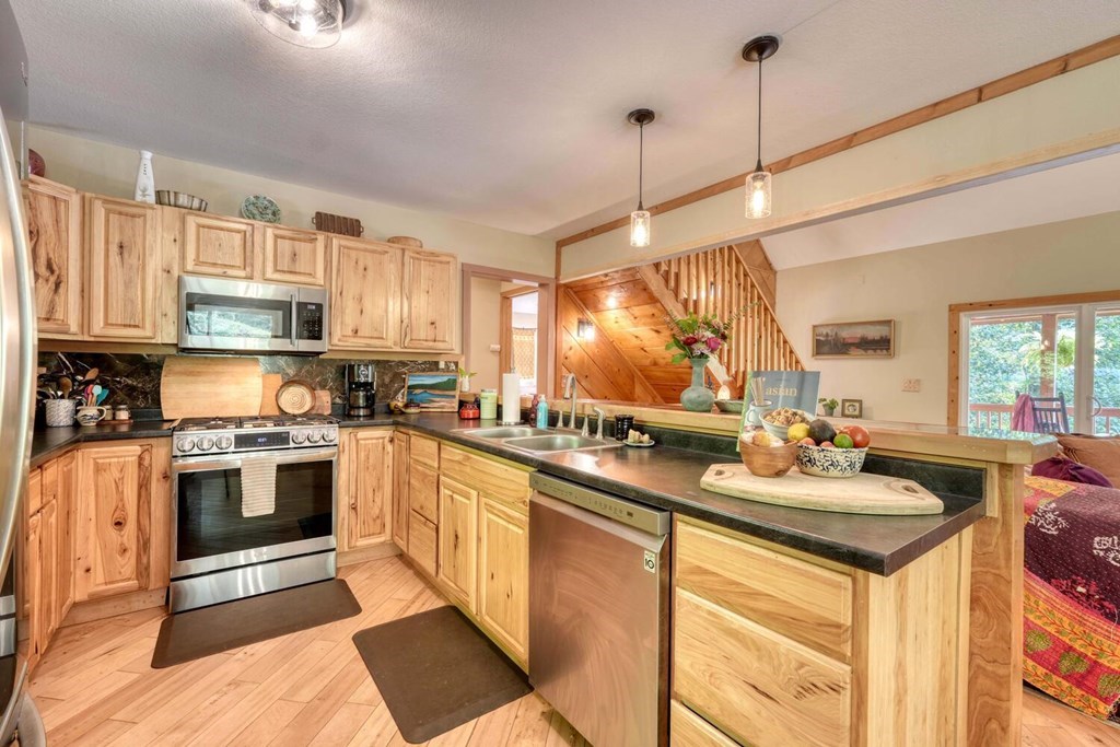 415549 Hayesville Residential