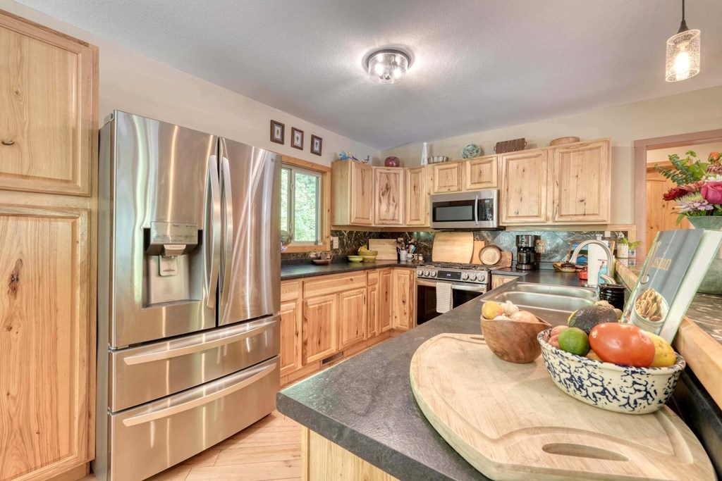415549 Hayesville Residential