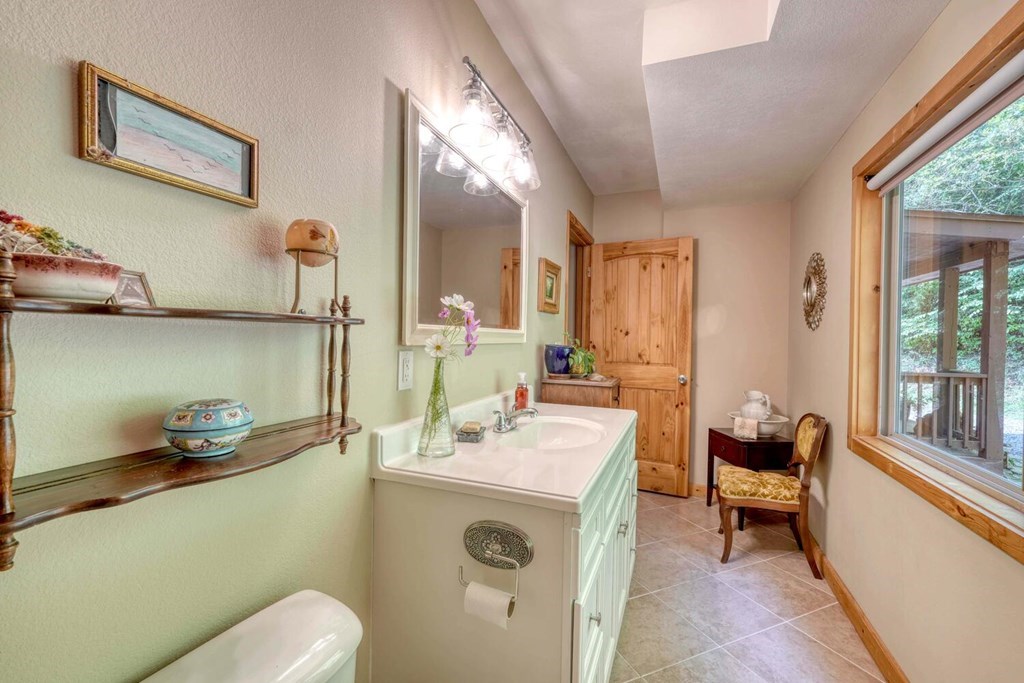 415549 Hayesville Residential