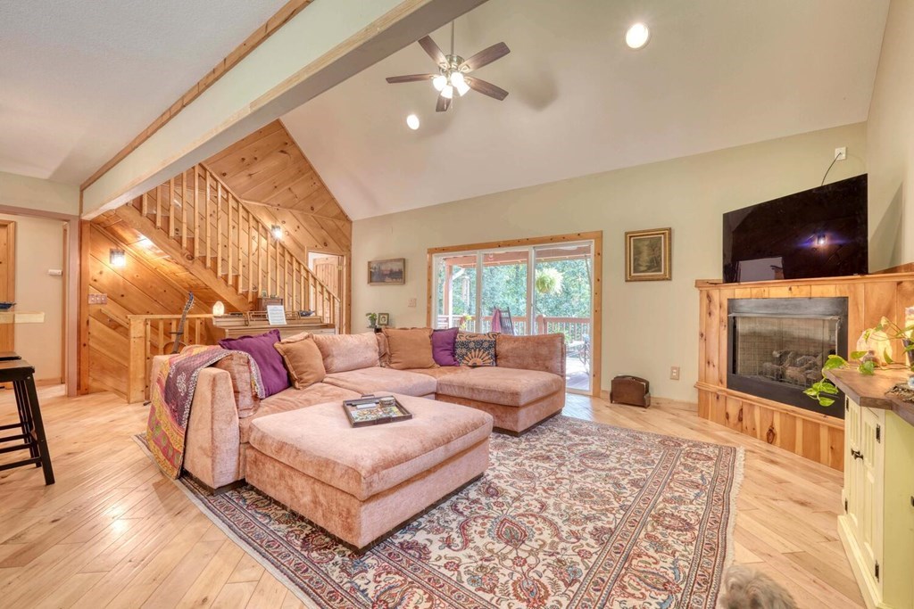 415549 Hayesville Residential