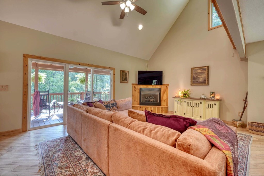 415549 Hayesville Residential