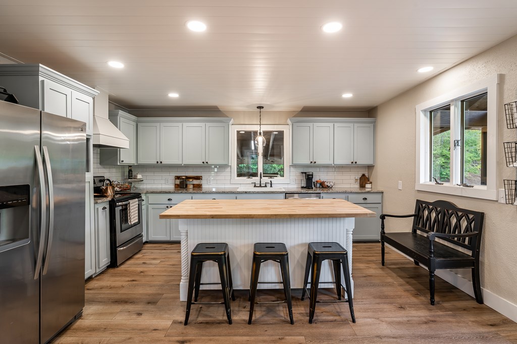 415553 Blairsville Residential