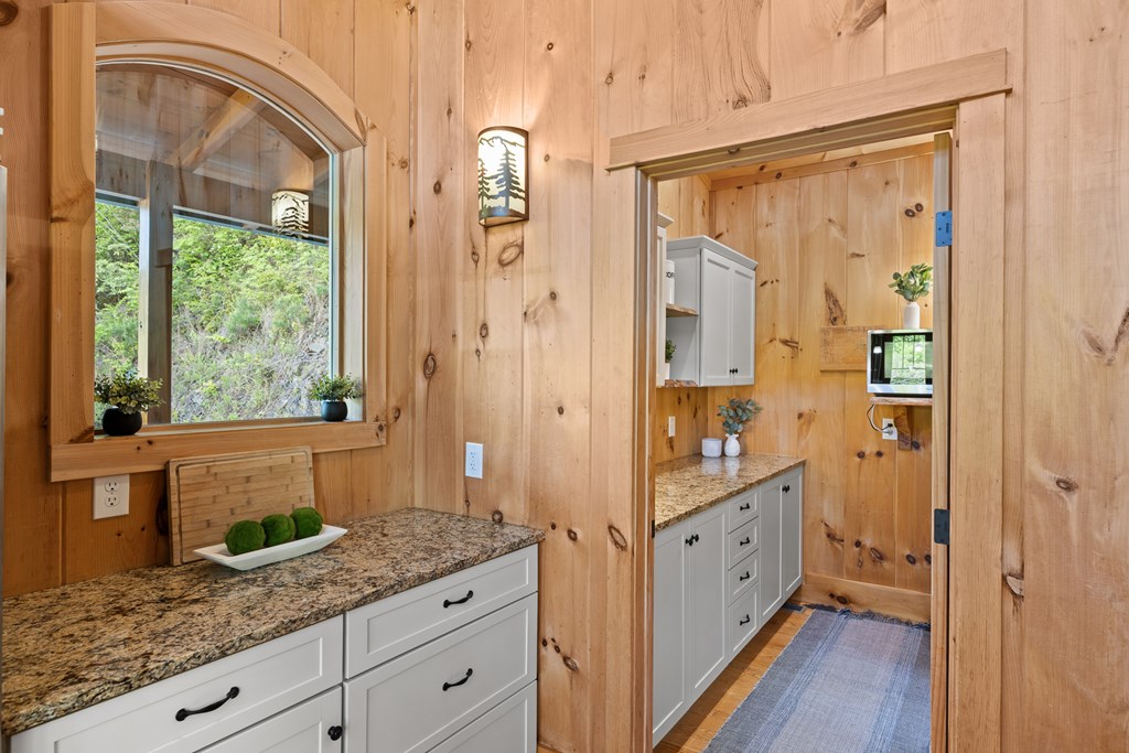 415561 Blue Ridge Residential
