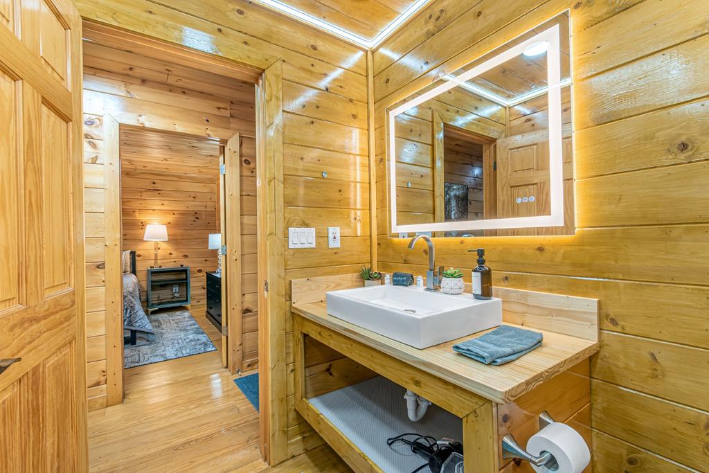 415565 Blue Ridge Residential
