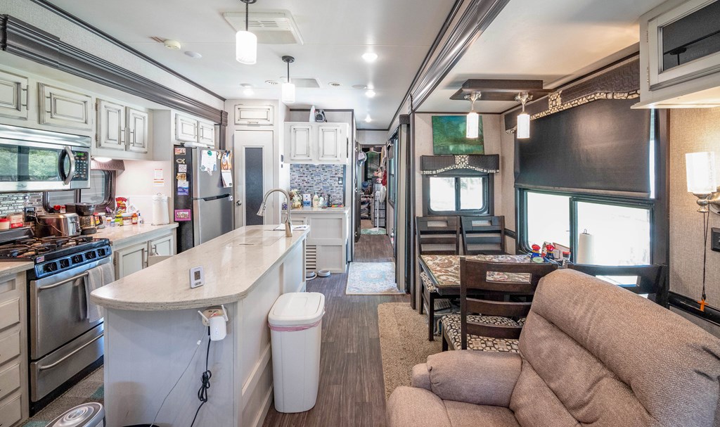 415566 Murphy Residential