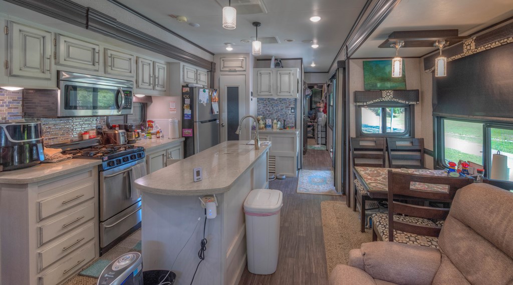 415566 Murphy Residential