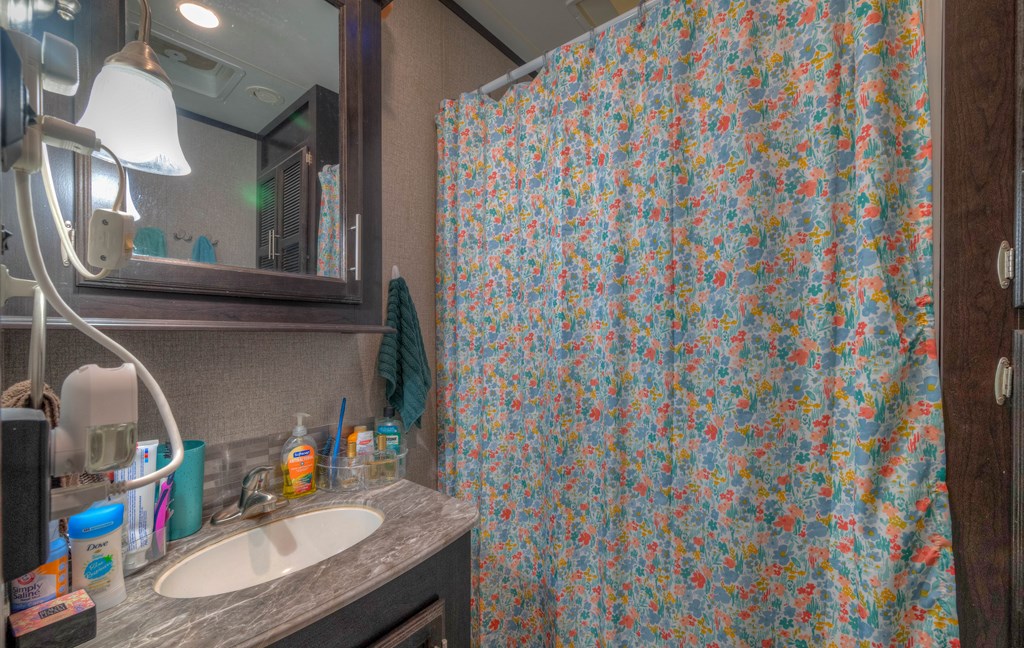 415566 Murphy Residential