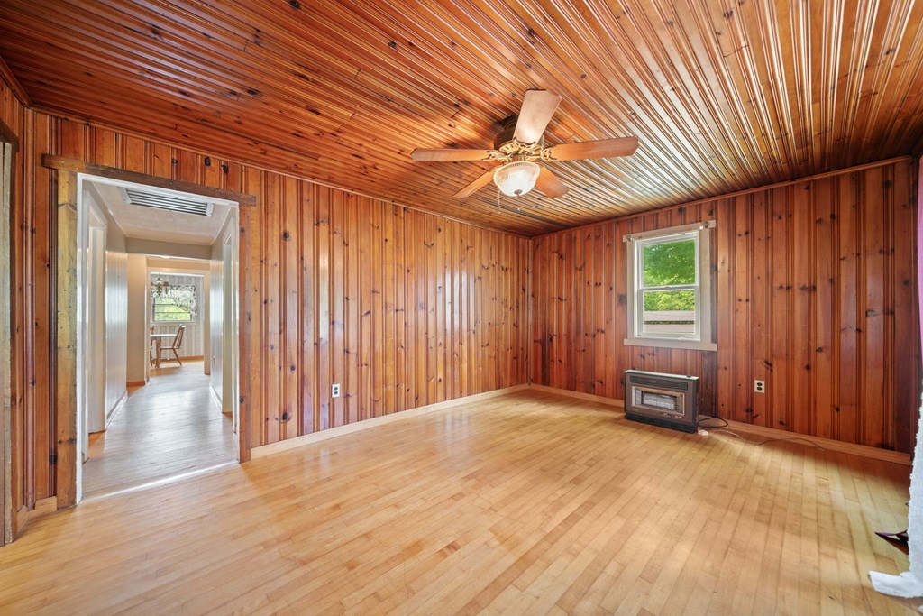 415587 Blairsville Residential