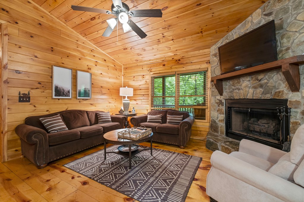 415590 Cherry Log Residential