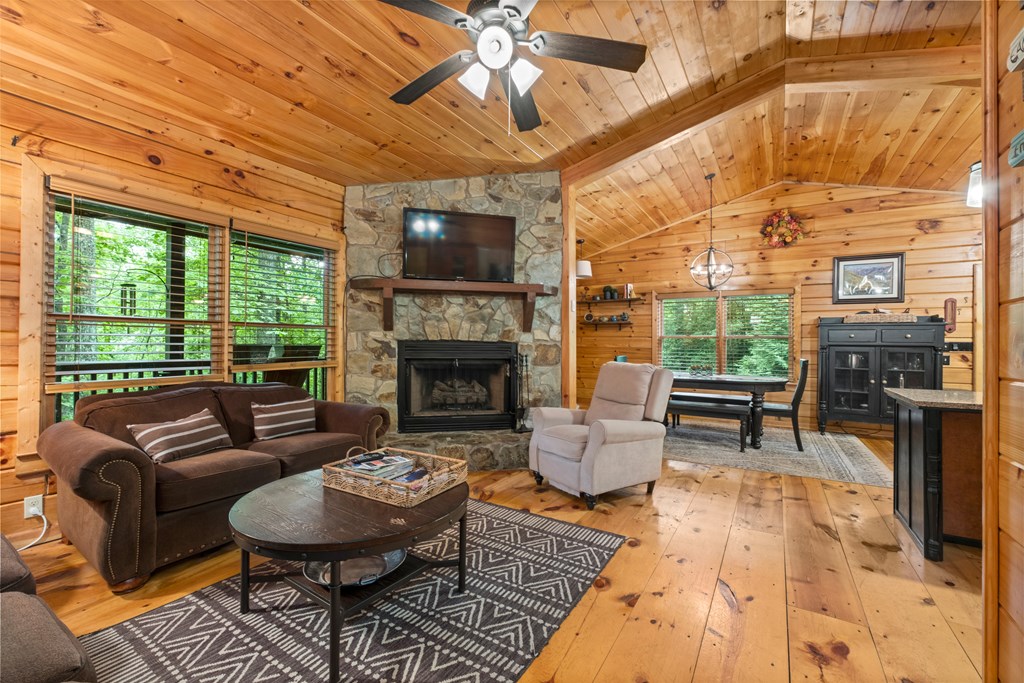 415590 Cherry Log Residential