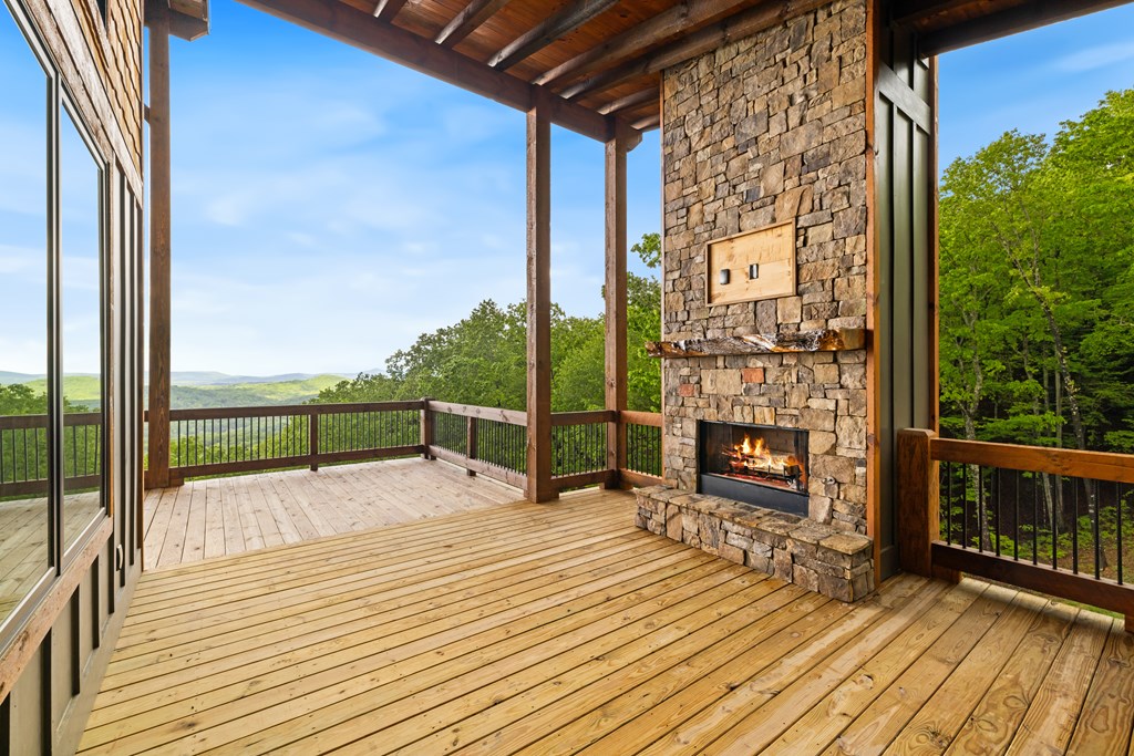 415595 Mineral Bluff Residential