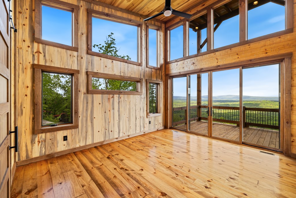 415595 Mineral Bluff Residential