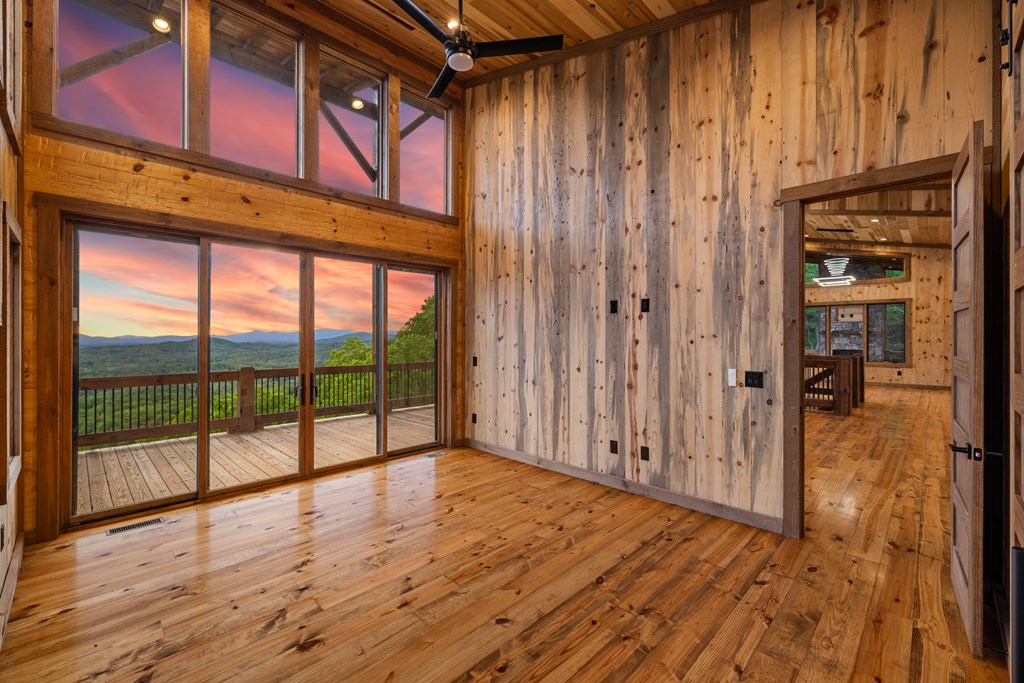415595 Mineral Bluff Residential