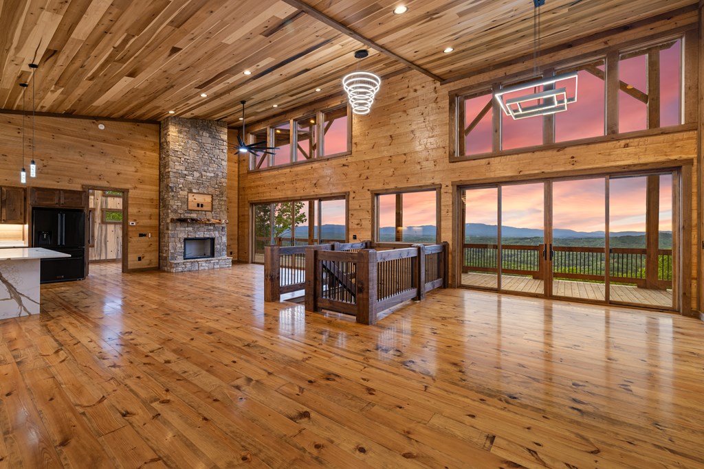 415595 Mineral Bluff Residential