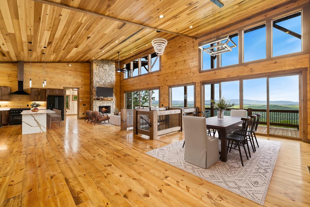 415595 Mineral Bluff Residential