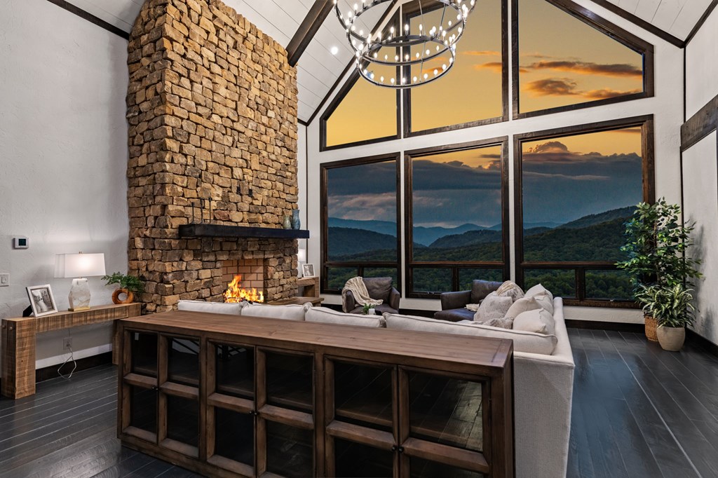 415603 Mineral Bluff Residential