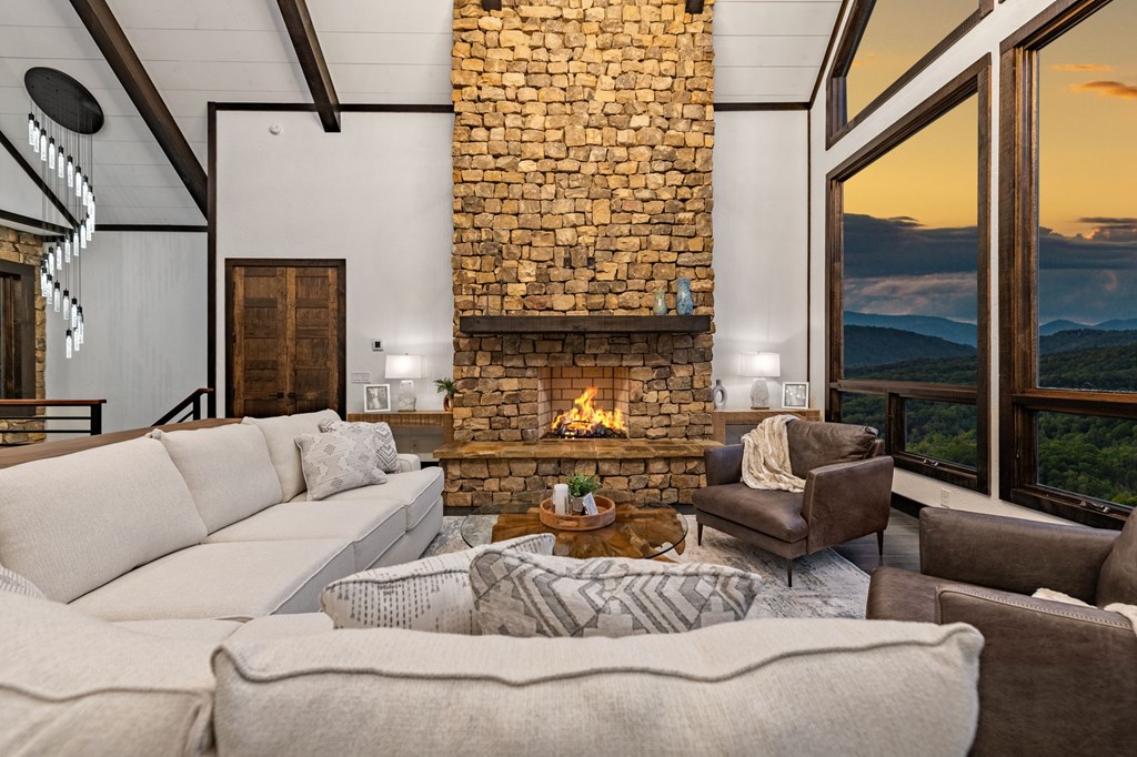415603 Mineral Bluff Residential