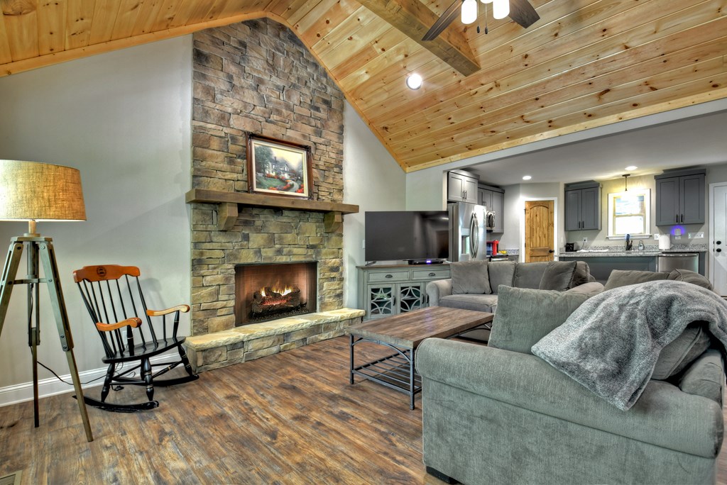 415604 Ellijay Residential