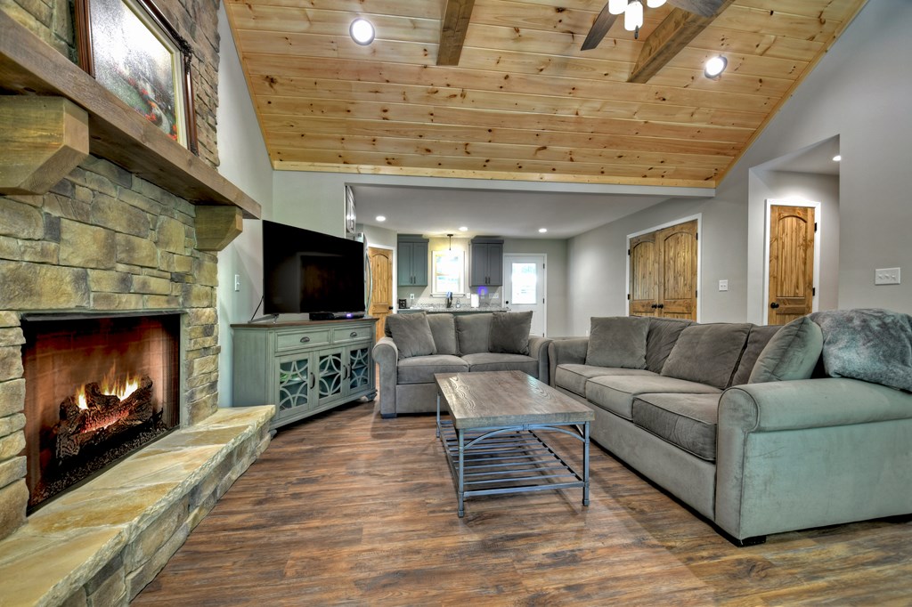 415604 Ellijay Residential