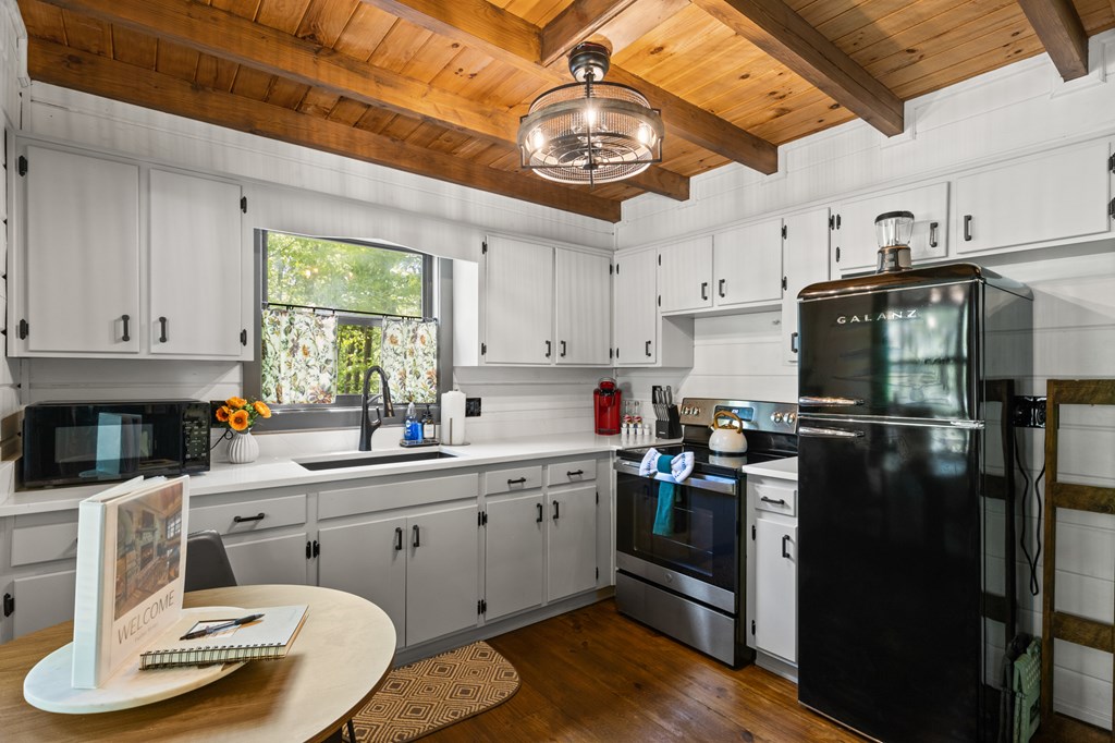 415610 Blue Ridge Residential