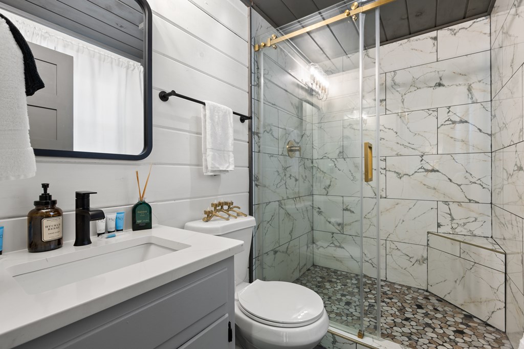 415610 Blue Ridge Residential