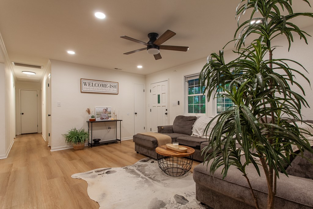 415651 Andrews Residential