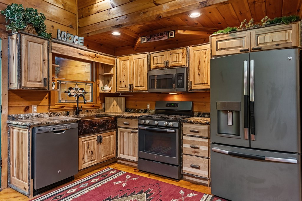 415666 Mineral Bluff Residential