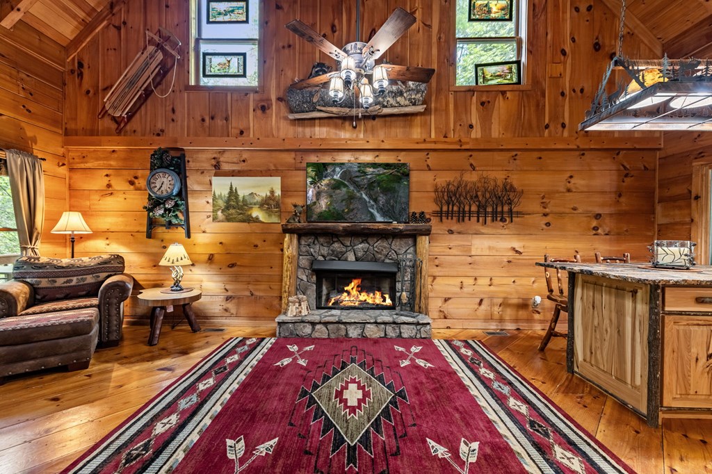 415666 Mineral Bluff Residential