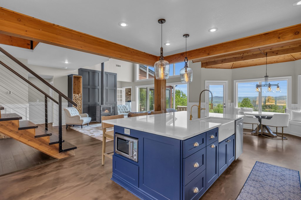 415677 Murphy Residential