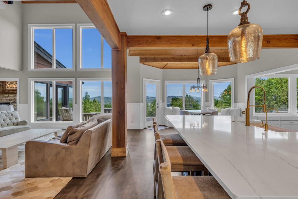 415677 Murphy Residential