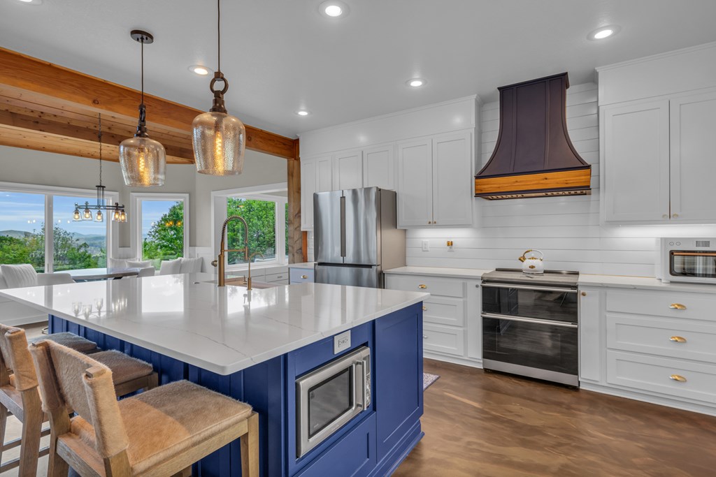 415677 Murphy Residential