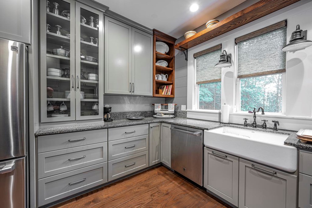 415692 Young Harris Residential