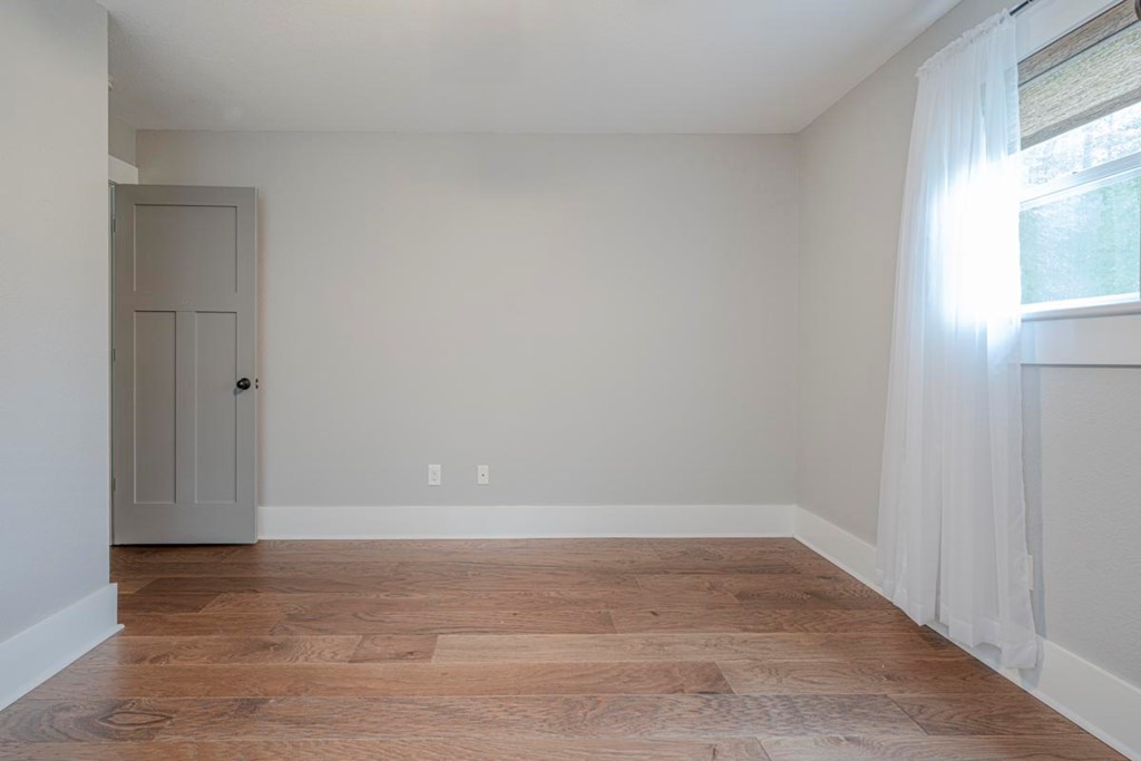 415692 Young Harris Residential