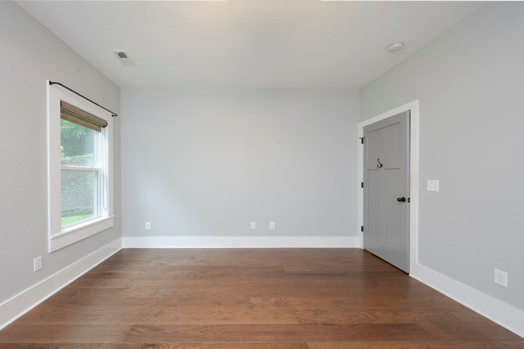 415692 Young Harris Residential