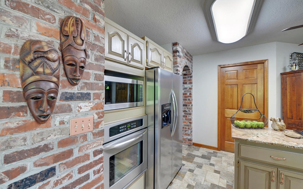 415696 Andrews Residential