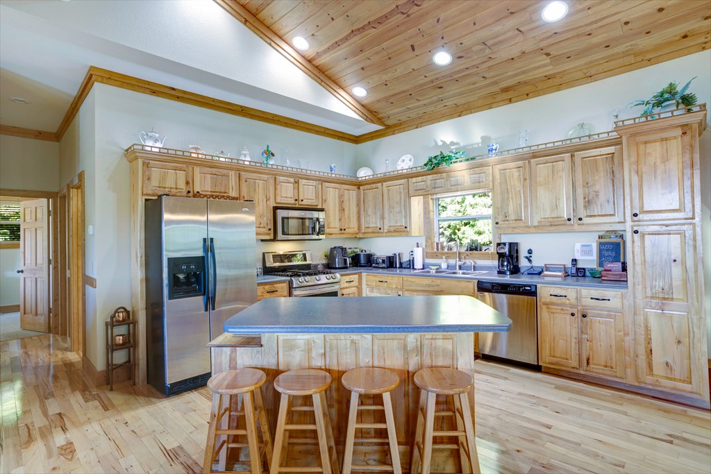 415702 Hiawassee Residential