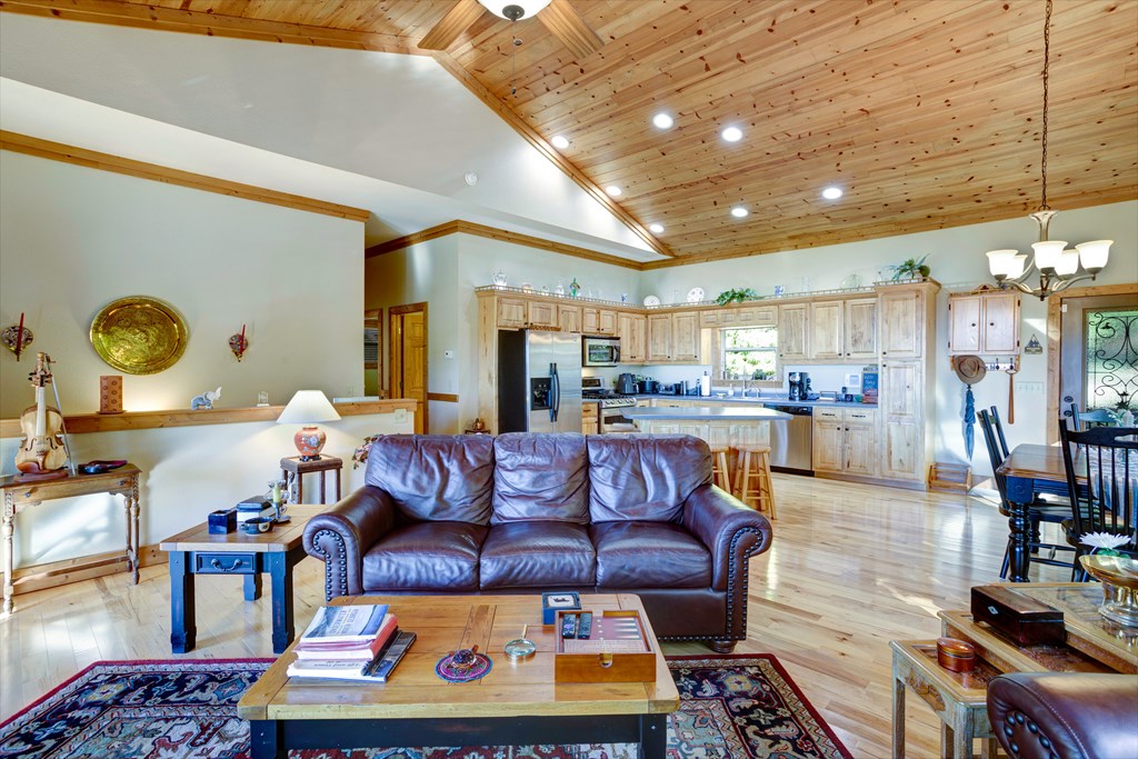 415702 Hiawassee Residential