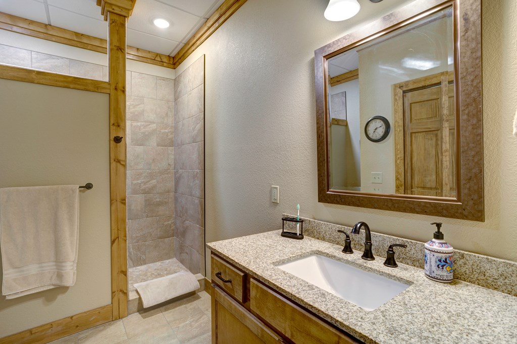415702 Hiawassee Residential