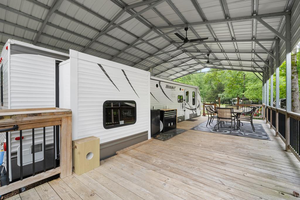 415710 Chatsworth Residential
