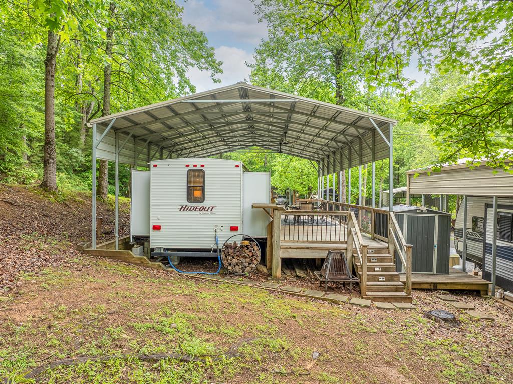 415710 Chatsworth Residential