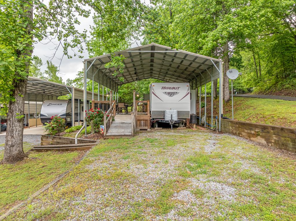 415710 Chatsworth Residential