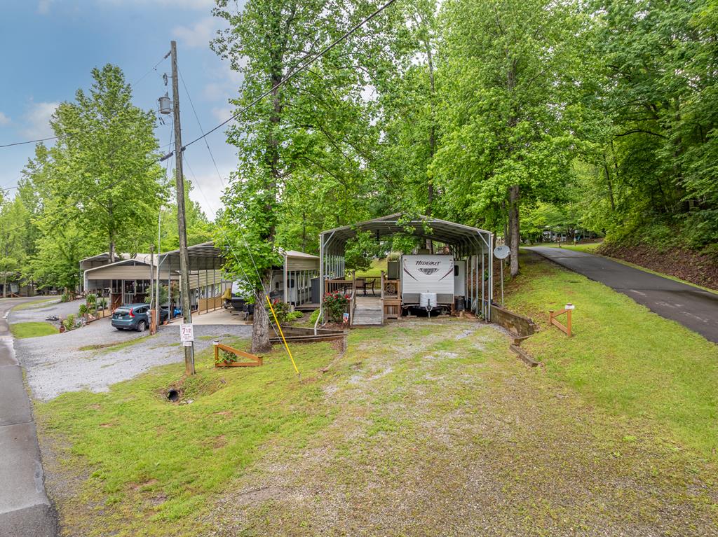 415710 Chatsworth Residential