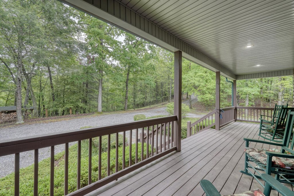 415716 Young Harris Residential