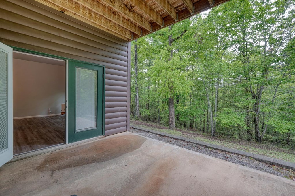 415716 Young Harris Residential