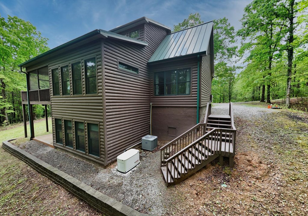 415716 Young Harris Residential