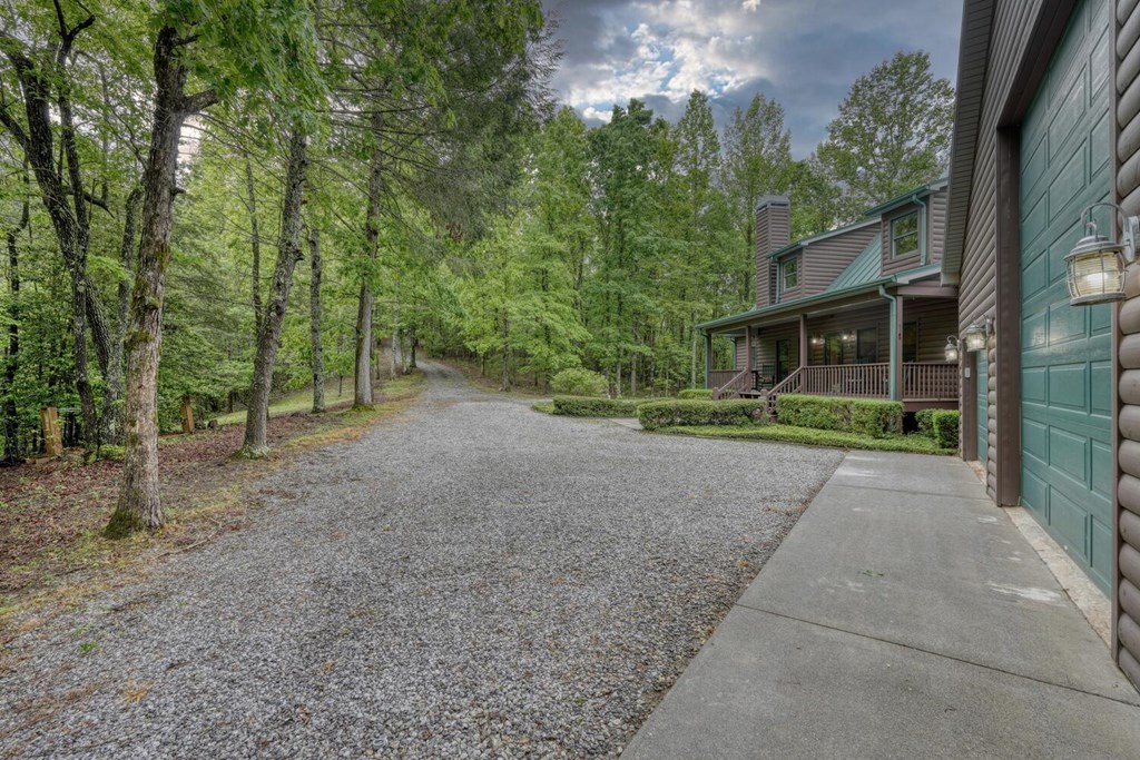 415716 Young Harris Residential